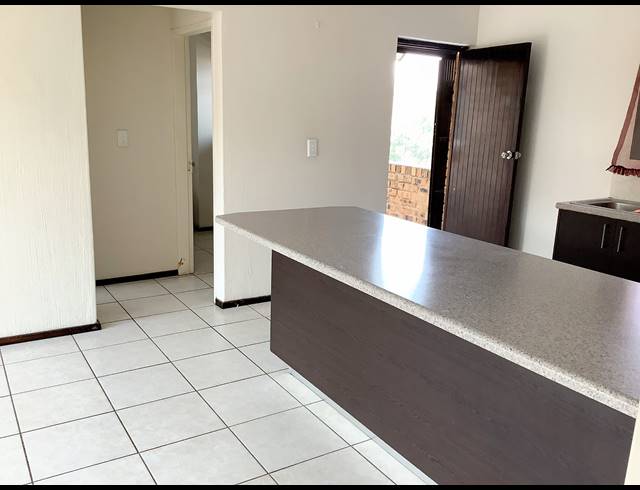 2 BEDROOM APARTMENT FOR SALE IN HONEYPARK
